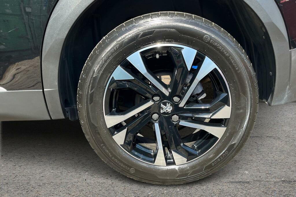 Peugeot 2008 1.2 Puretech Allure Premium Black #6