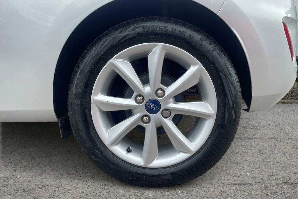 Ford Fiesta 1.1 75 Trend Silver #6