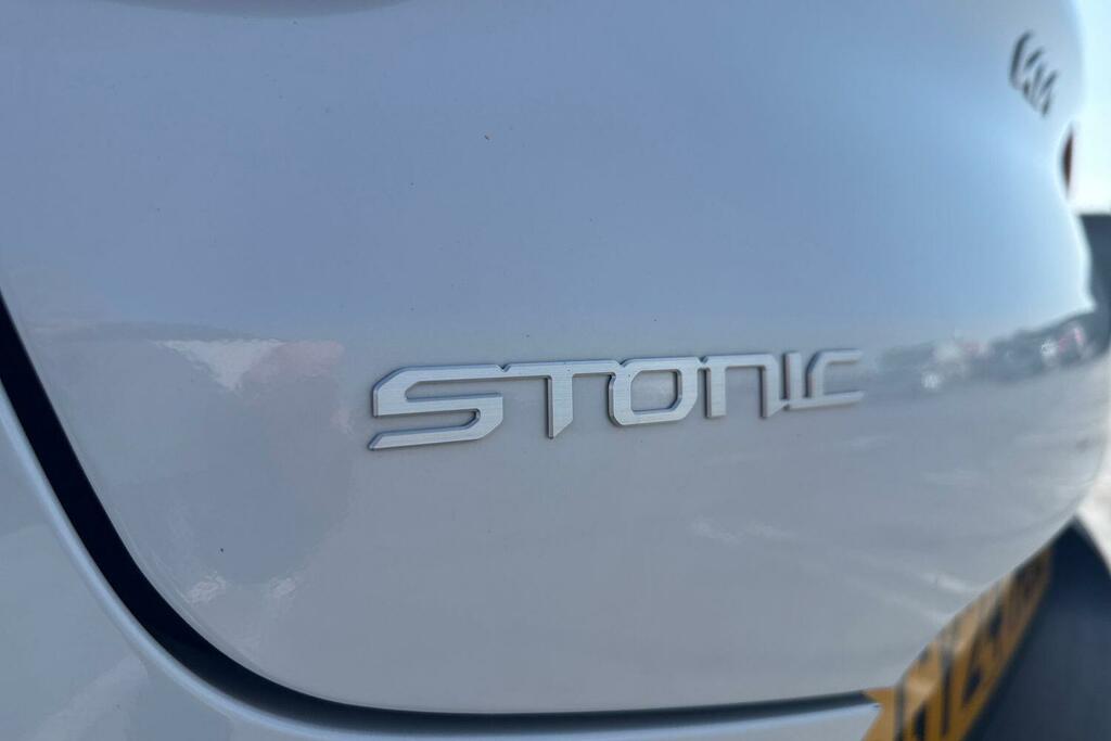 Kia Stonic 1.0T Gdi 98 Gt-line Dct White #24