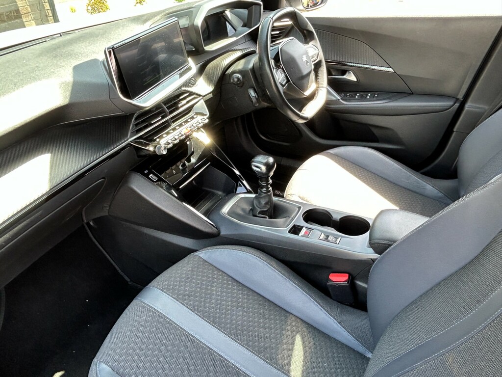 Peugeot 2008 1.2 Puretech Allure Premium Suv #6