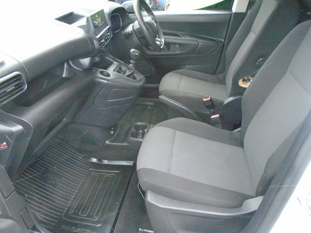 Toyota Proace City 1.5D 100 Icon Van 6 Speed  #3