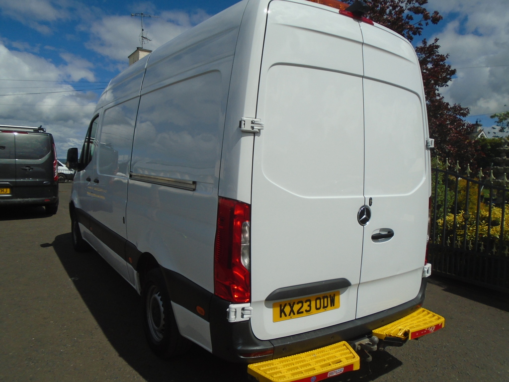 Mercedes-Benz Sprinter 315 Cdi Mwb Hr Rwd. White #4