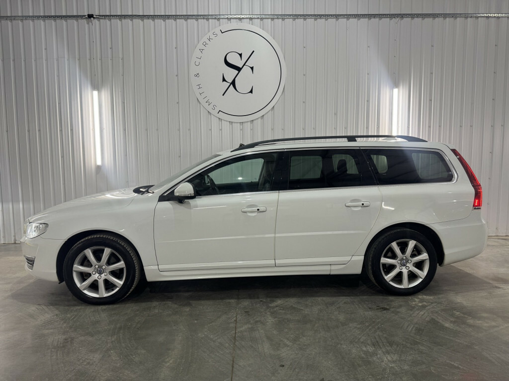 Volvo V70 D3 136 R Design Nav White #18