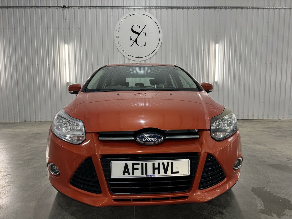 Ford Focus Hatchback 1.6 Titanium 2011 AF11HVL Red #6