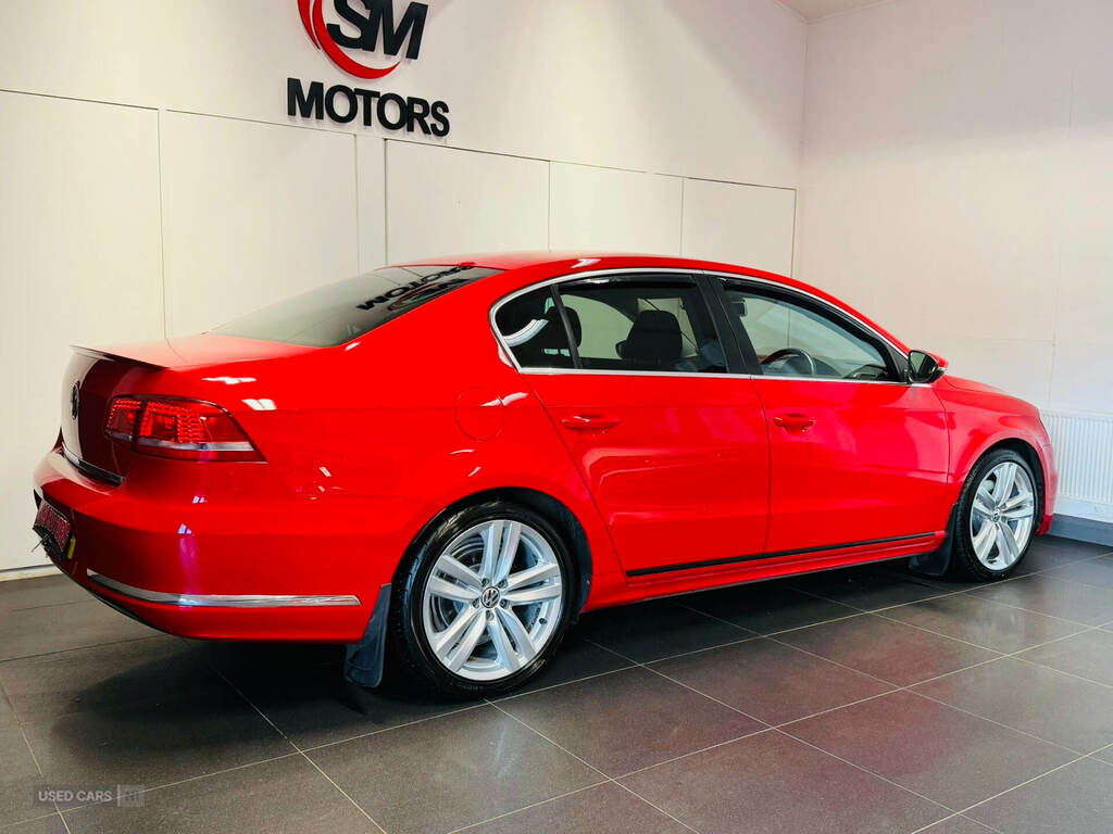 Volkswagen Passat 2.0 Tdi Bluemotion Tech R-line Red #4