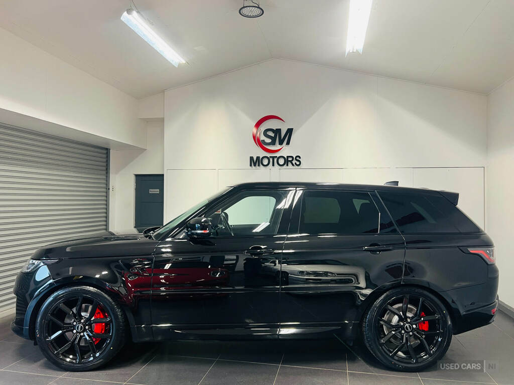 Land Rover Range Rover Sport 3.0 D300 Hse Black #4