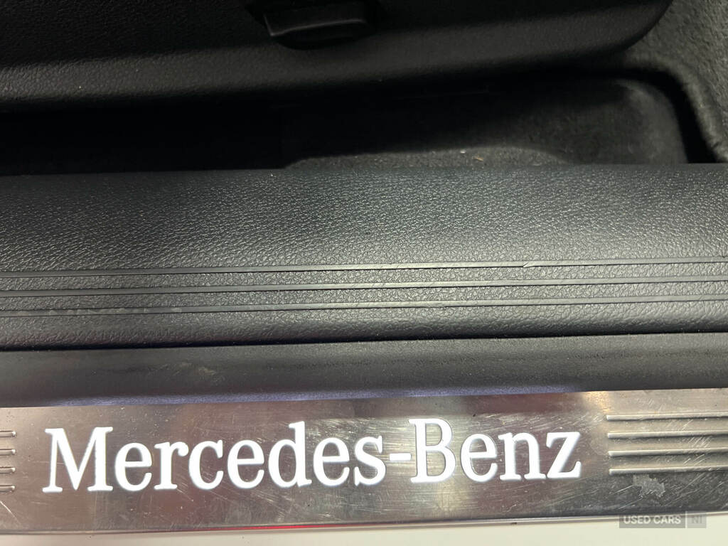 Mercedes-Benz E Class E350d Amg Line Premium 9G-tronic White #29