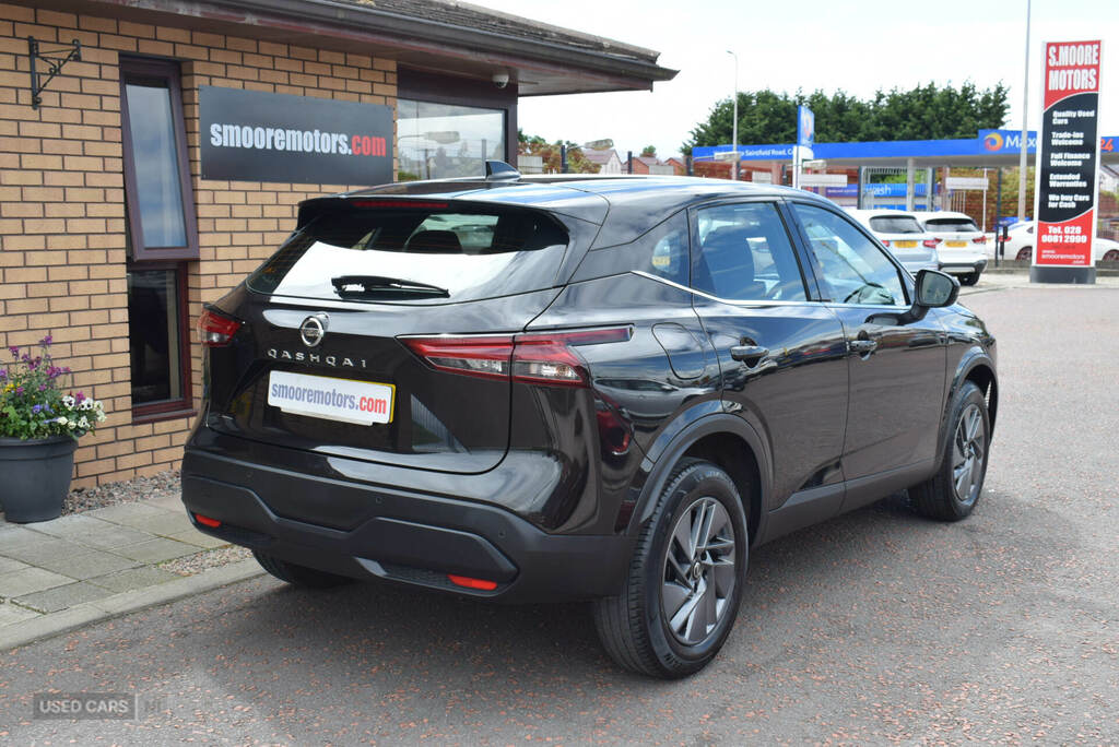 Nissan Qashqai 1.3 Dig-t Mh Acenta Premium BG22WWK Black #5