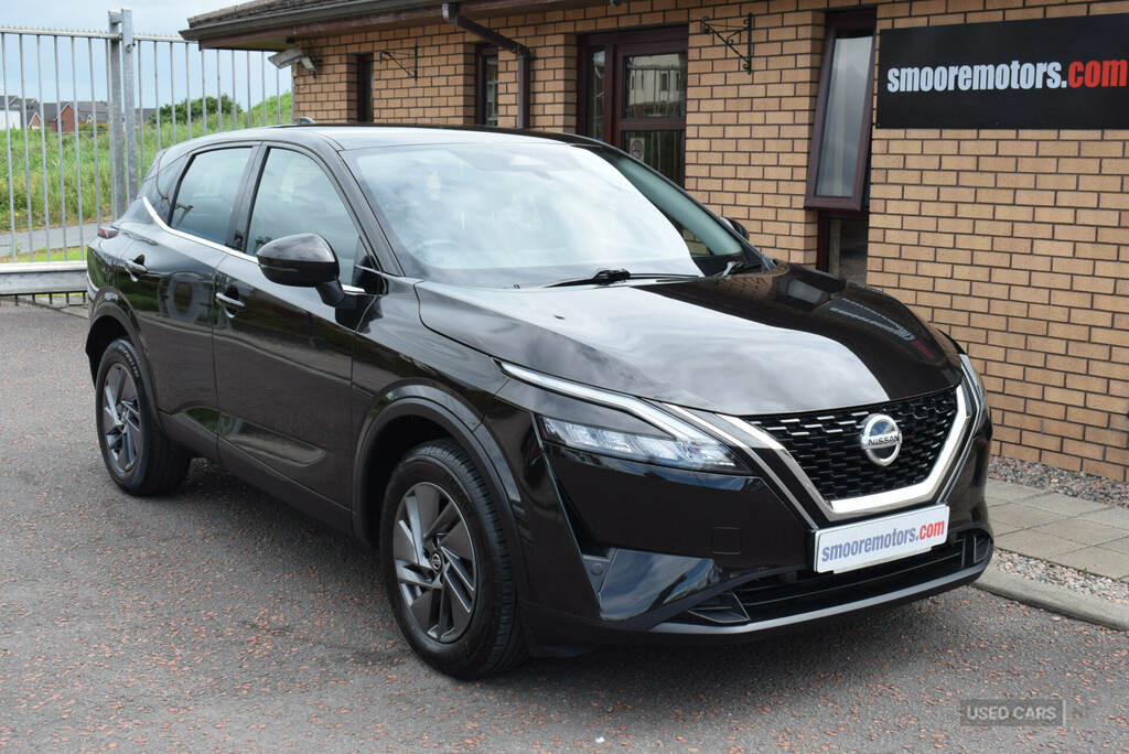 Nissan Qashqai 1.3 Dig-t Mh Acenta Premium BG22WWK Black #4