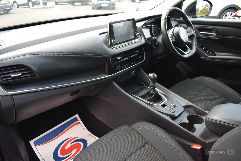 Nissan Qashqai 1.3 Dig-t Mh Acenta Premium BG22WWK Black #3