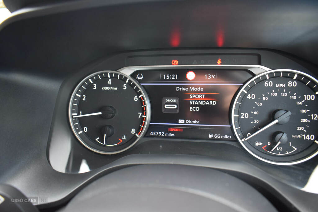 Nissan Qashqai 1.3 Dig-t Mh Acenta Premium BG22WWK Black #6