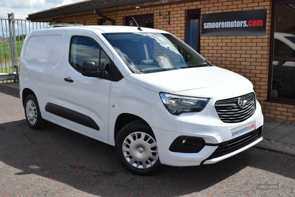 Vauxhall Combo 2000 1.5 Turbo D 100Ps H1 Sportive Van White