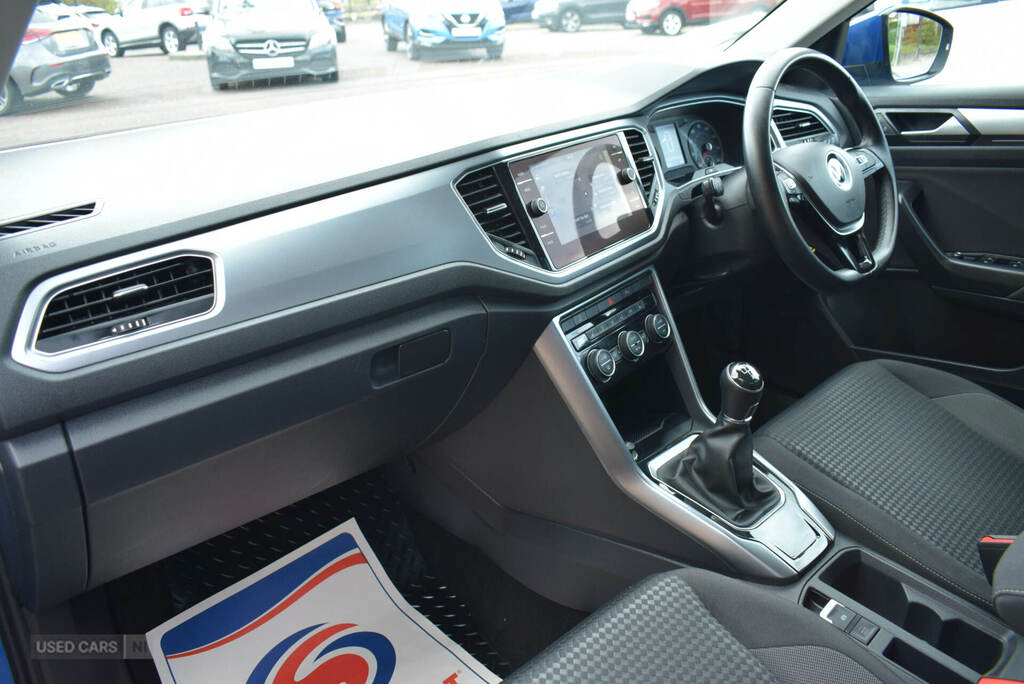 Volkswagen T-Roc 2.0 Tdi 115 Active HJ71LDZ Blue #4