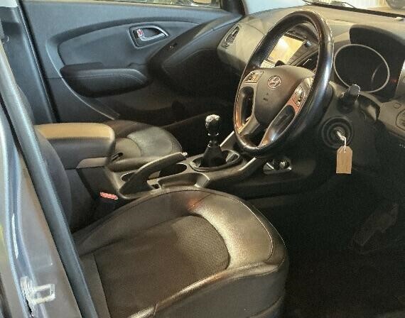 Hyundai Ix35 1.7 Crdi Se Suv Euro 5 Ss 11 White #7