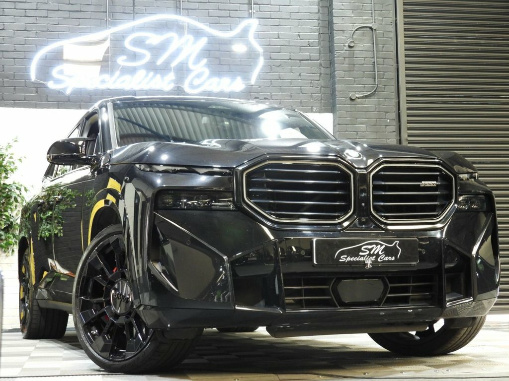 BMW XM 4.4L Null Black