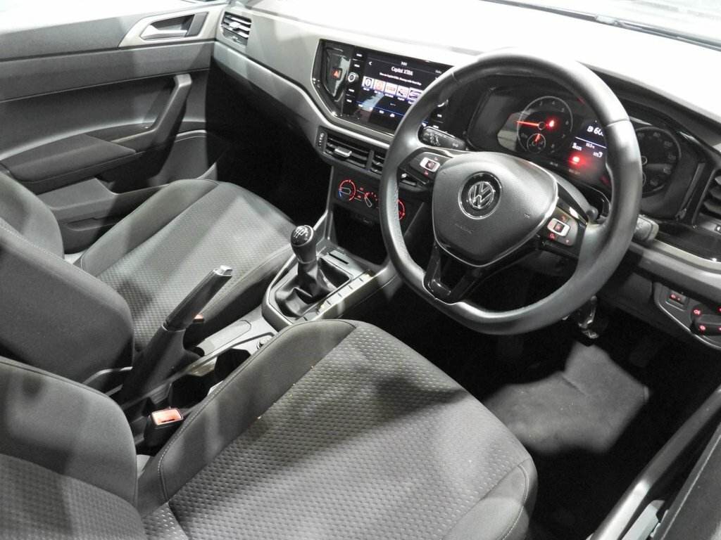 Volkswagen Polo 1L Se ET67HMY Black #3