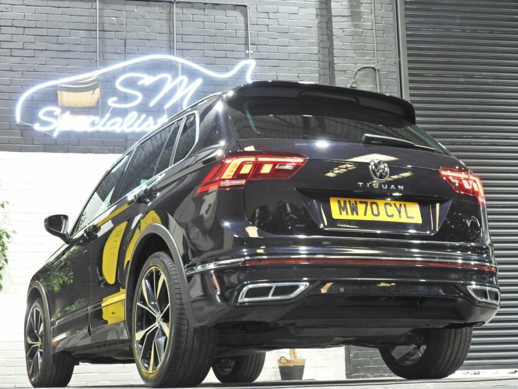 Volkswagen Tiguan 1.5L R-line MW70CYL Black #2