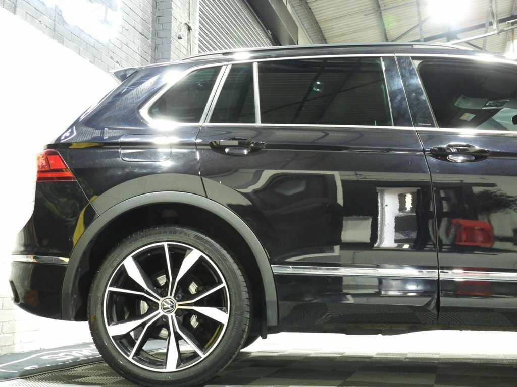 Volkswagen Tiguan 1.5L R-line MW70CYL Black #6