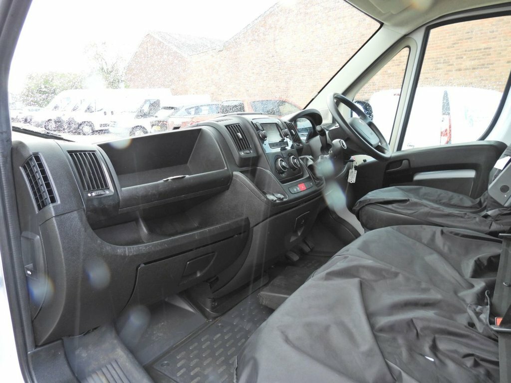 Peugeot Boxer 2.2L Professional White #3