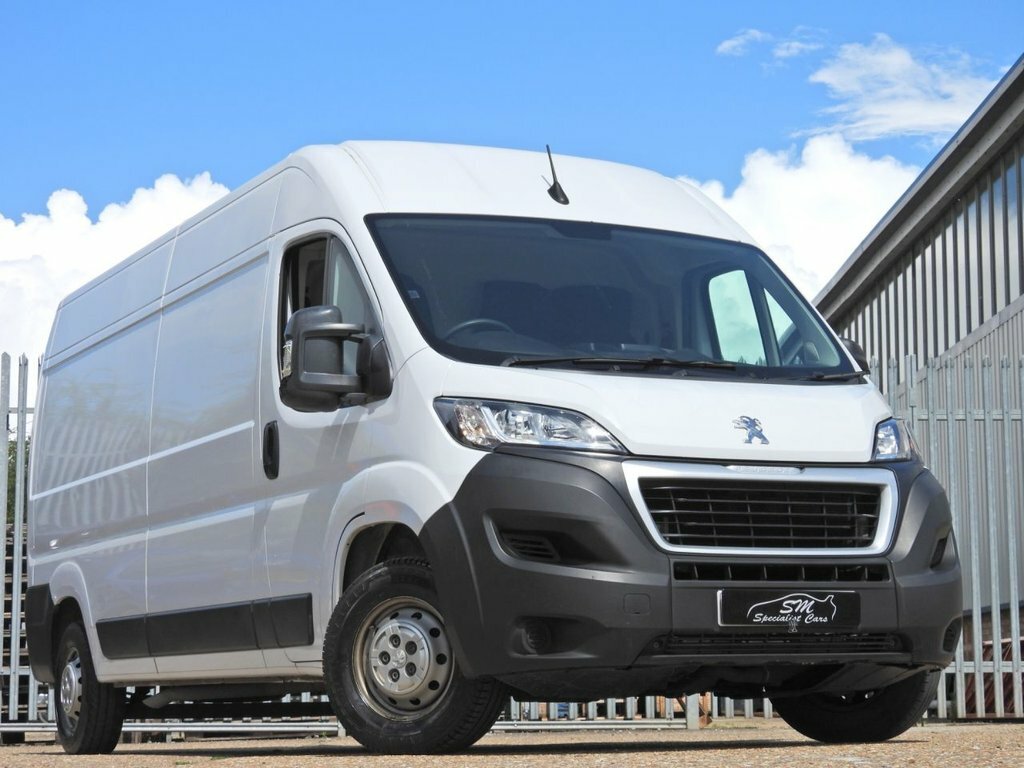Peugeot Boxer 2.2L Professional Premium White #4