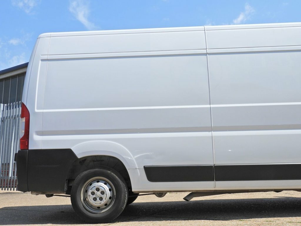 Peugeot Boxer 2.2L Professional Premium PJ23HBD White #6