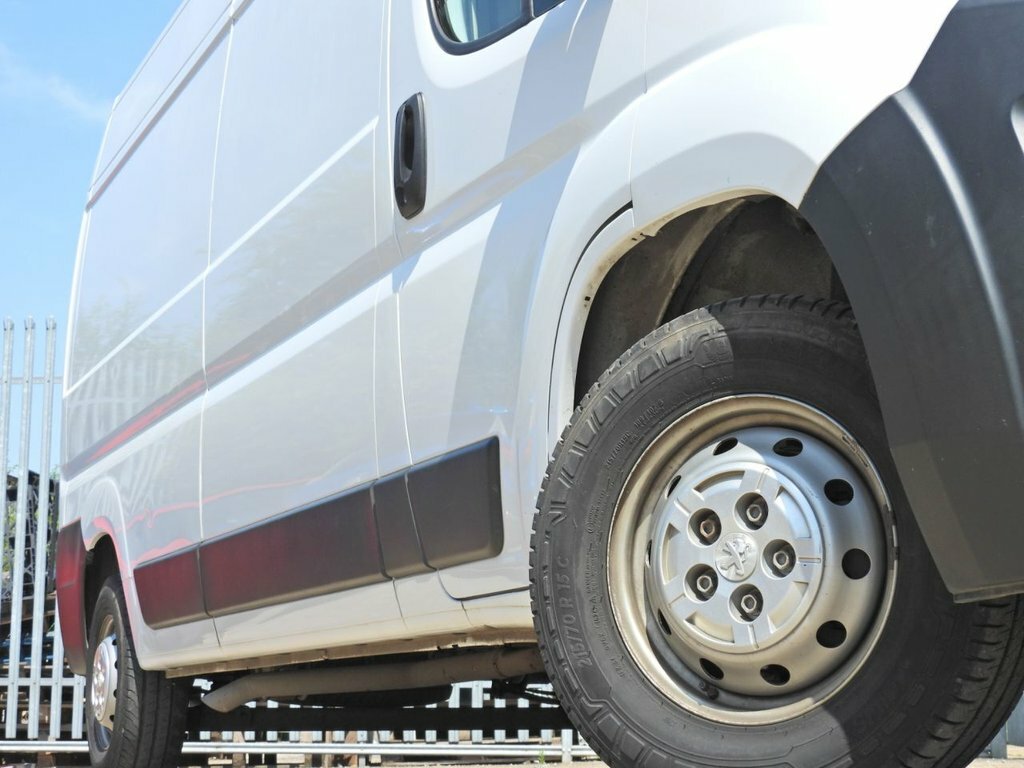 Peugeot Boxer 2.2L Professional Premium PJ23HBD White #5