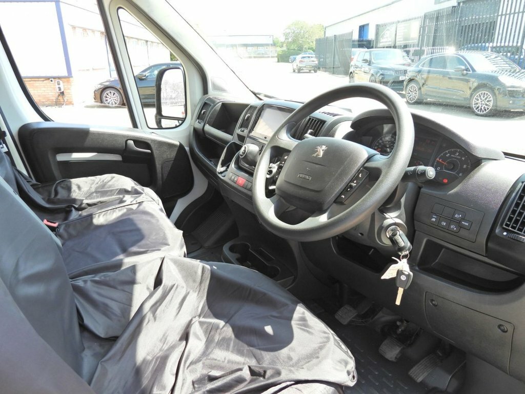 Peugeot Boxer 2.2L Professional Premium PJ23HBD White #3