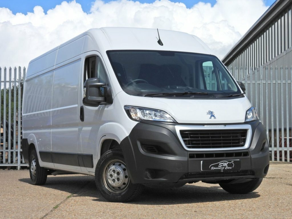 Peugeot Boxer 2.2L Professional Premium White
