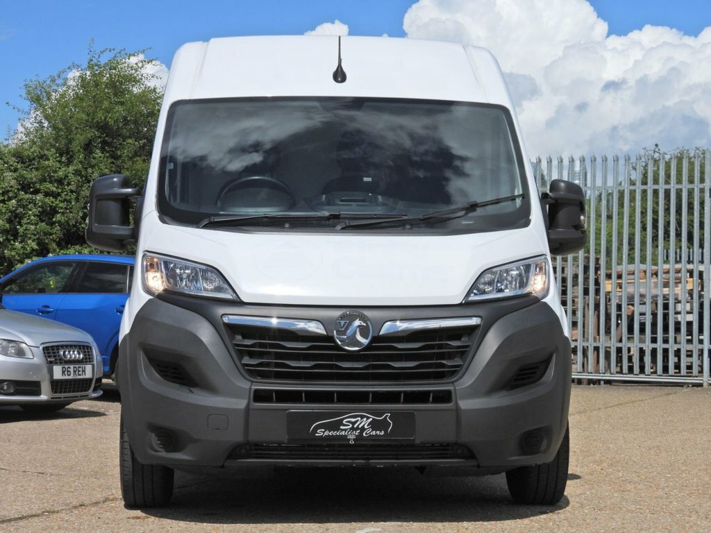 Vauxhall Movano 2.2L Dynamic White #2