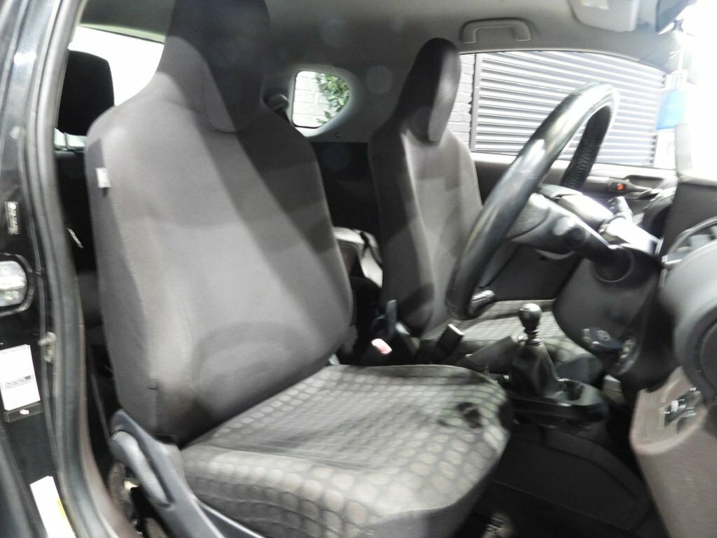 Toyota IQ Hatchback White #13