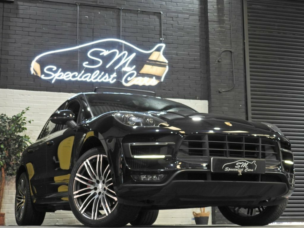 Porsche Macan 3.6L Turbo Black