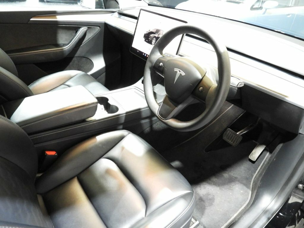 Tesla Model Y Suv Black #3