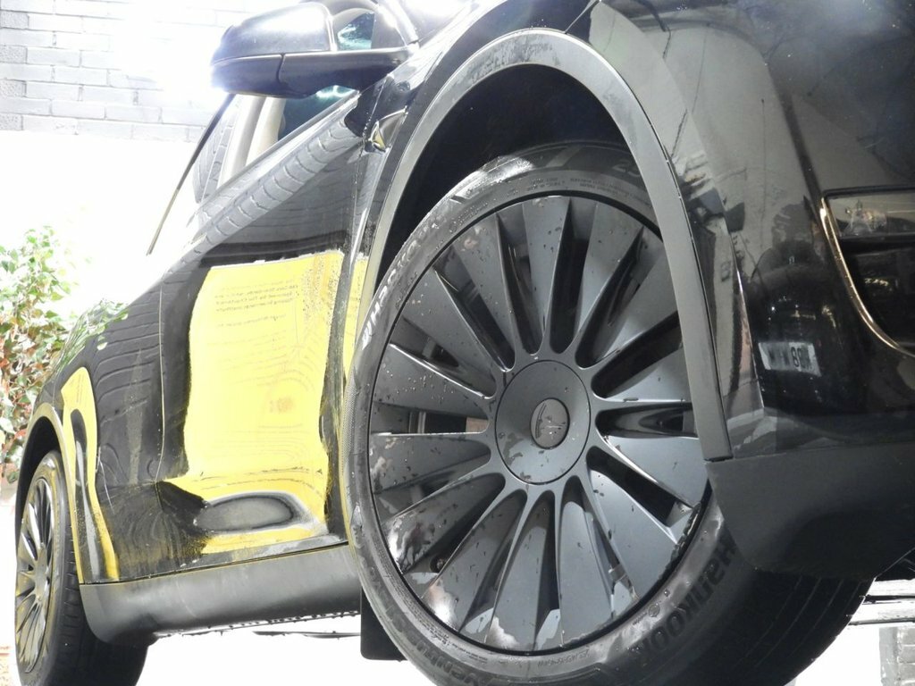 Tesla Model Y Suv Black #5