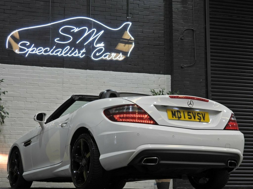 Mercedes-Benz SLK 2.1L Amg Sport White #2
