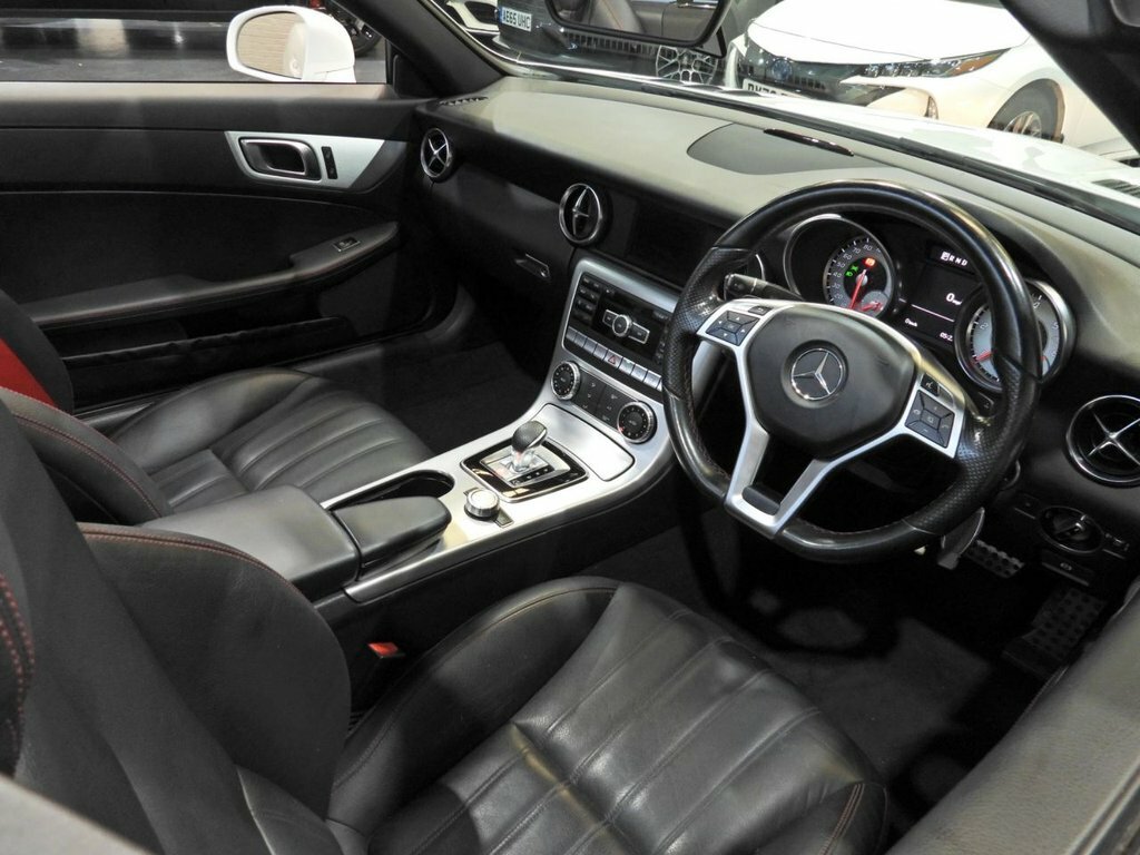 Mercedes-Benz SLK 2.1L Amg Sport White #3