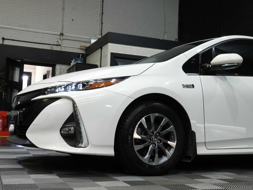 Toyota Prius+ Prius Iconhybrid 5-Dr Hatchback Silver #12