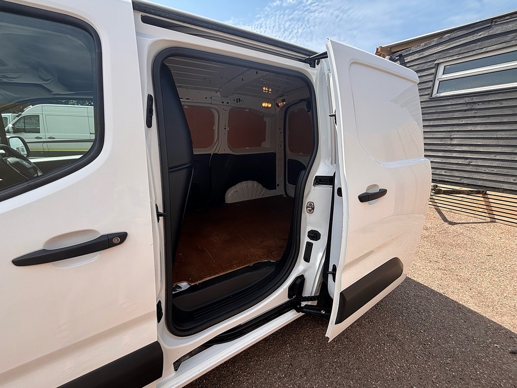 Peugeot Partner Bluehdi 1000 Professional White #6