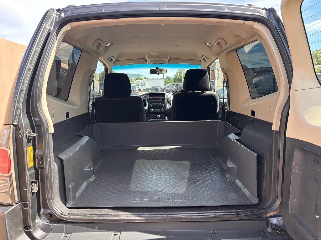 Mitsubishi Shogun Di-dc Sg2 Grey #6