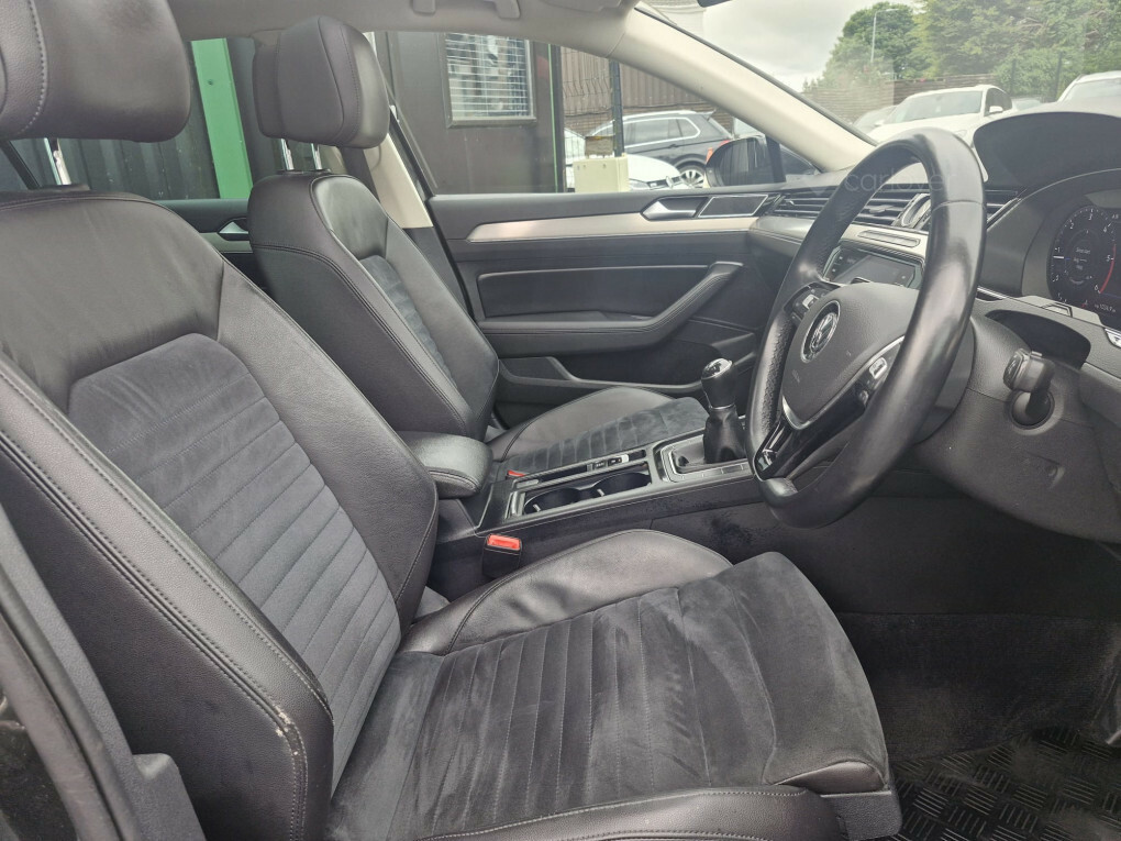 Volkswagen Passat Blue #9