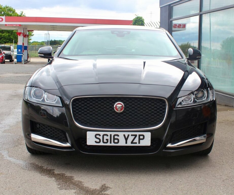 Jaguar XF 2L Prestige Black #2