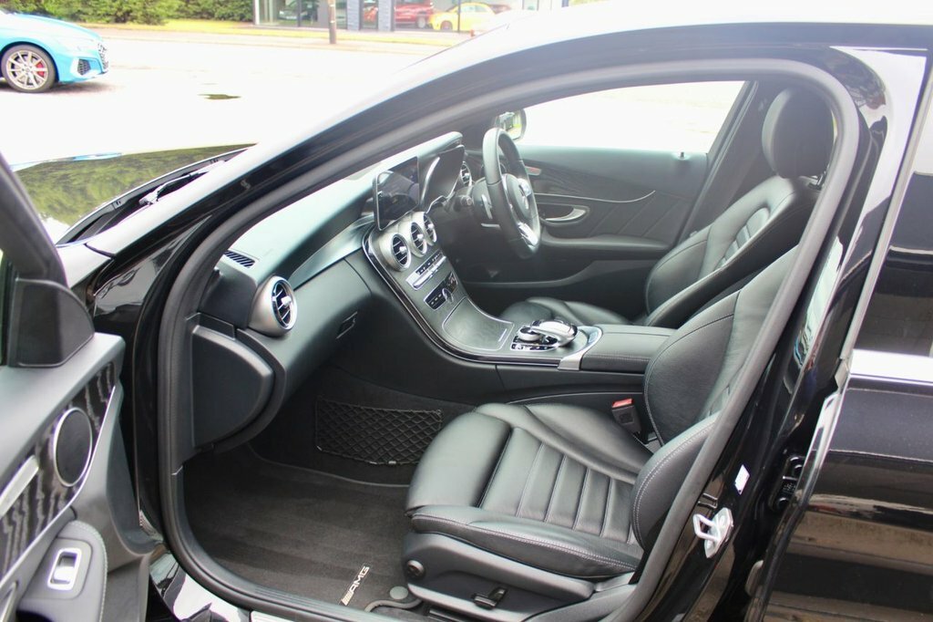 Mercedes-Benz C Class 2L Amg Line Edition Black #3