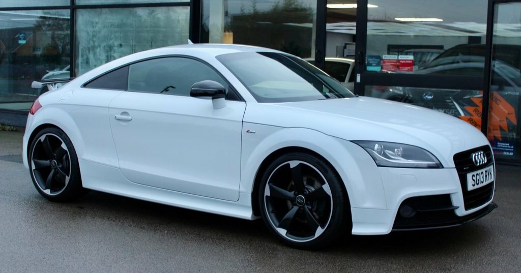 Audi TT 2L Black Edition White