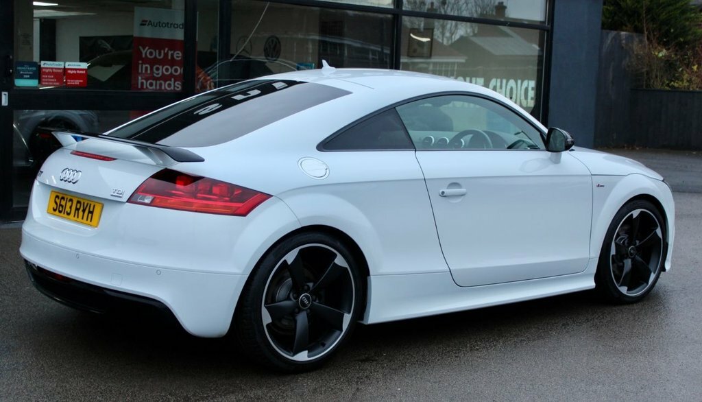 Audi TT 2L Black Edition White #5