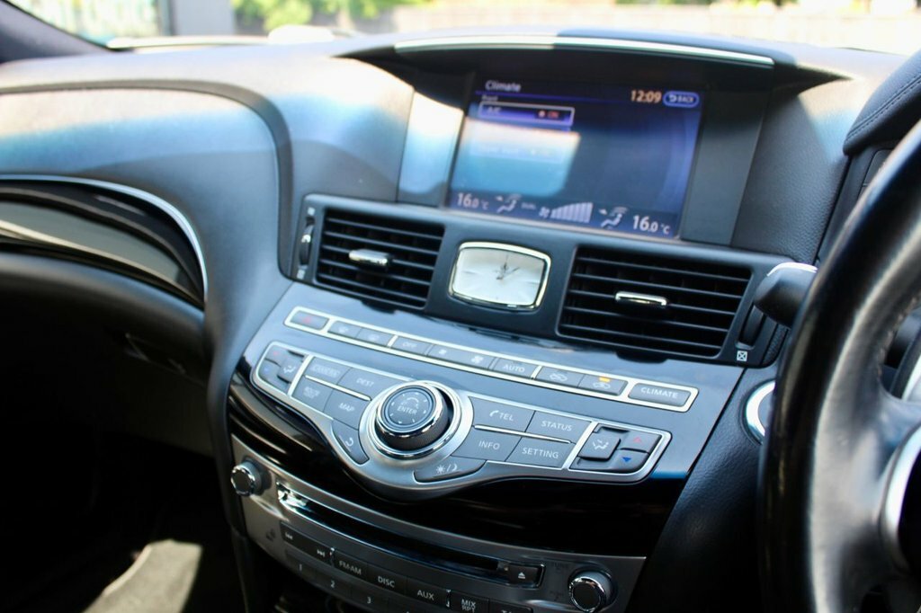Infiniti Q70 Saloon Black #15