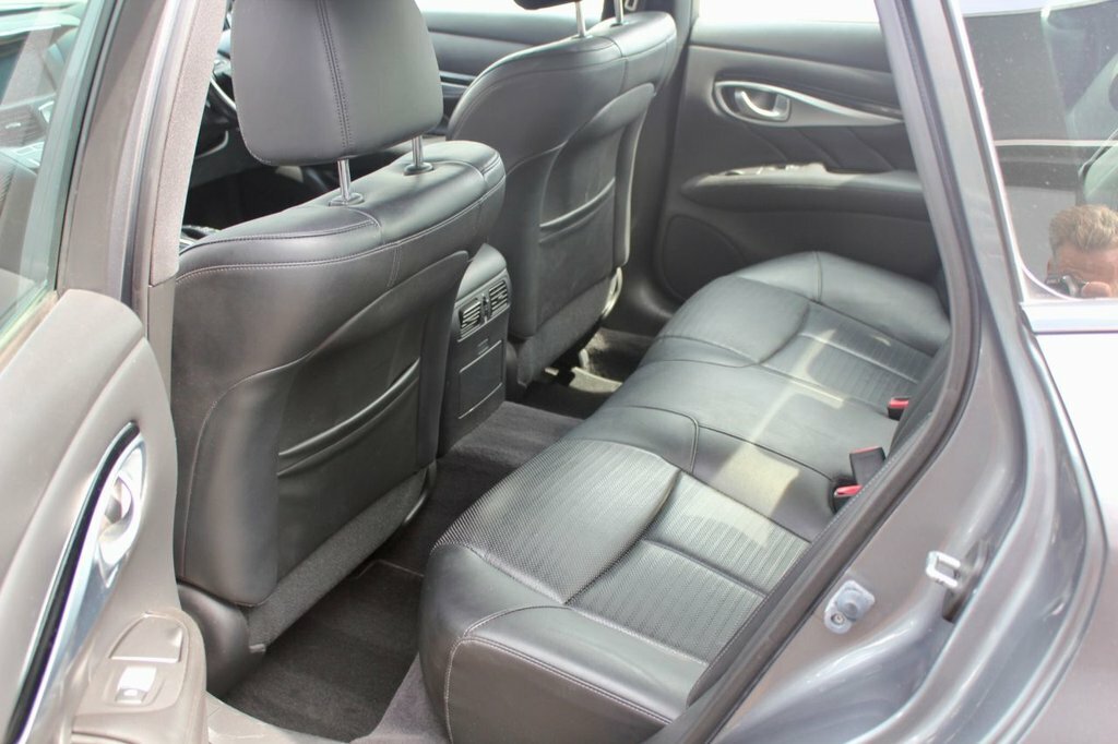 Infiniti Q70 Saloon Black #9