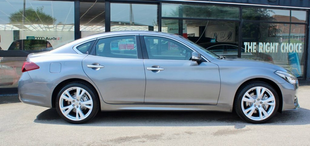 Infiniti Q70 Saloon Black #12