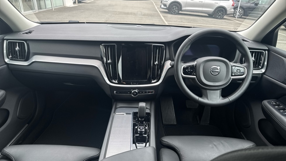 Volvo V60 Plus, B4 Mild Hybrid, Dark RJ25FYO Black #5