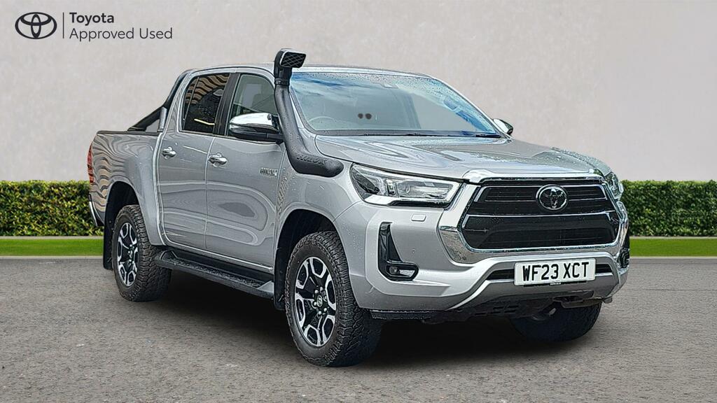 Toyota HILUX 2.8 D-4d Invincible 4Wd Euro 6 Ss Silver
