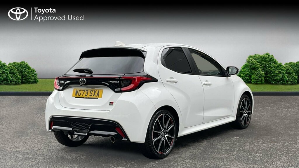 Toyota Yaris 1.5 Vvt-h Gr Sport E-cvt Euro 6 Ss WG73SXA White #2