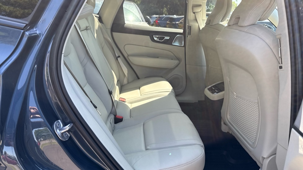 Volvo XC60 Ultimate, B5 Awd Mild Hybrid, Dark Blue #6